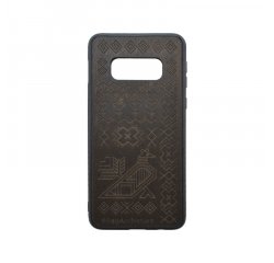 Samsung Galaxy S10e tm.hnedé Totem drevené puzdro (V)