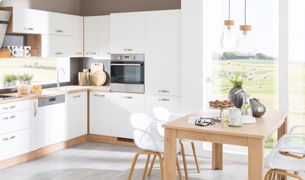 Showroom Bratislava, Zvolen